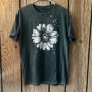 Maurices Sunflower Graphic Tee Washed Charcoal Gray Size Medium